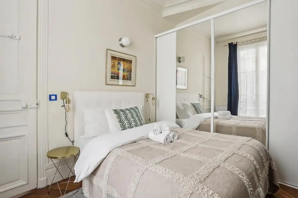 Elegant Appartement Parisien Fransa