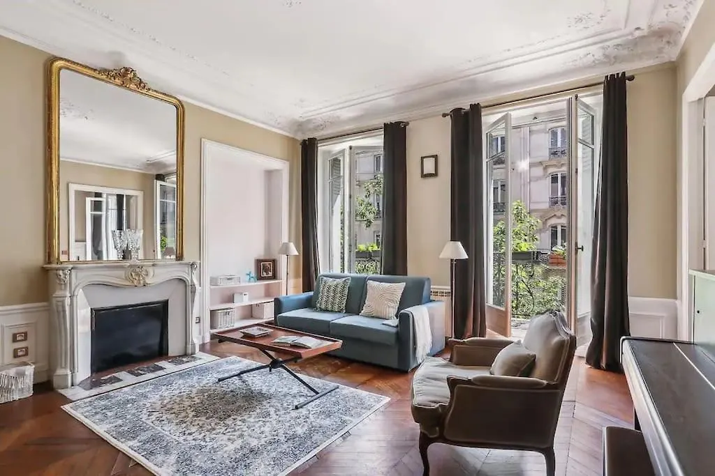 Elegant Appartement Parisien Daire